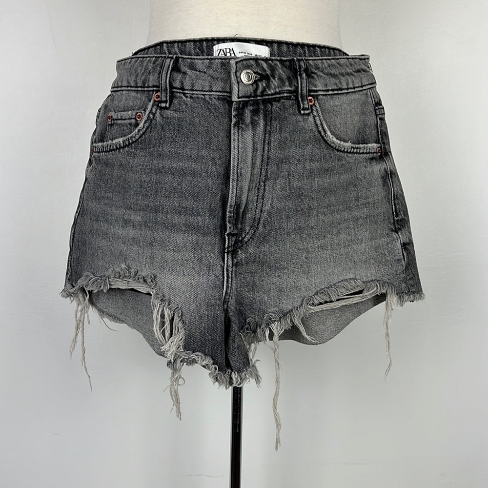 Zara, Women’s “the high waist short,” size 6
